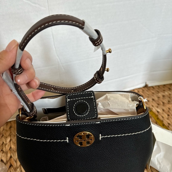 New Tory Burch Felix Bucket Bag Leather Black Crossbody Purse 144028 - Picture 10 of 11